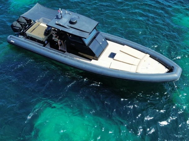 Charter a Sea Water Phantom 400 in Hyères on Samboat