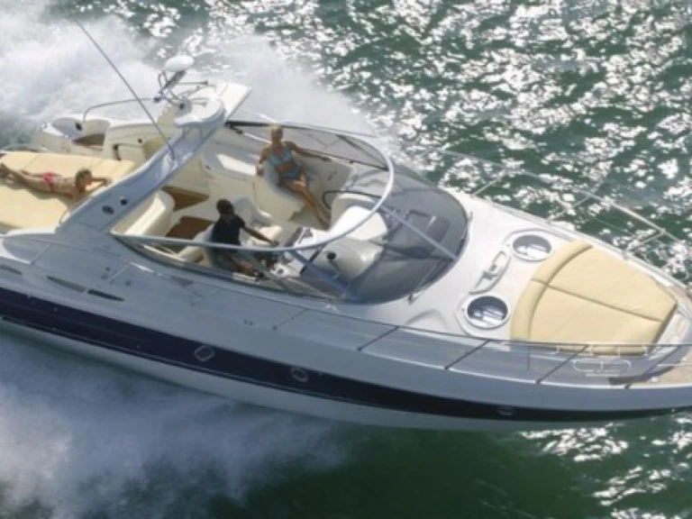 Hire a Cranchi Endurance 39 Saint-Raphaël