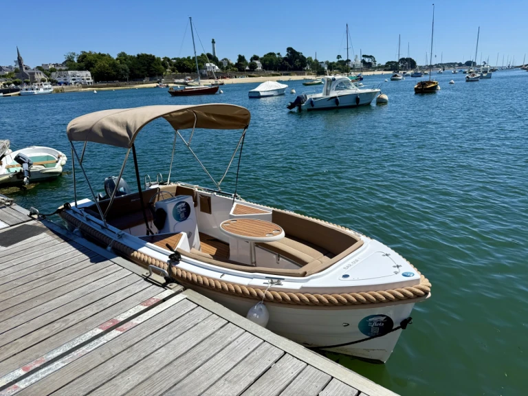 Yacht hire Combrit cheap Silver 495