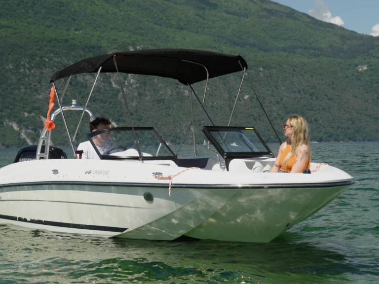 Yacht charter Aix-les-Bains - Bayliner ELEMENT 180 XL on SamBoat