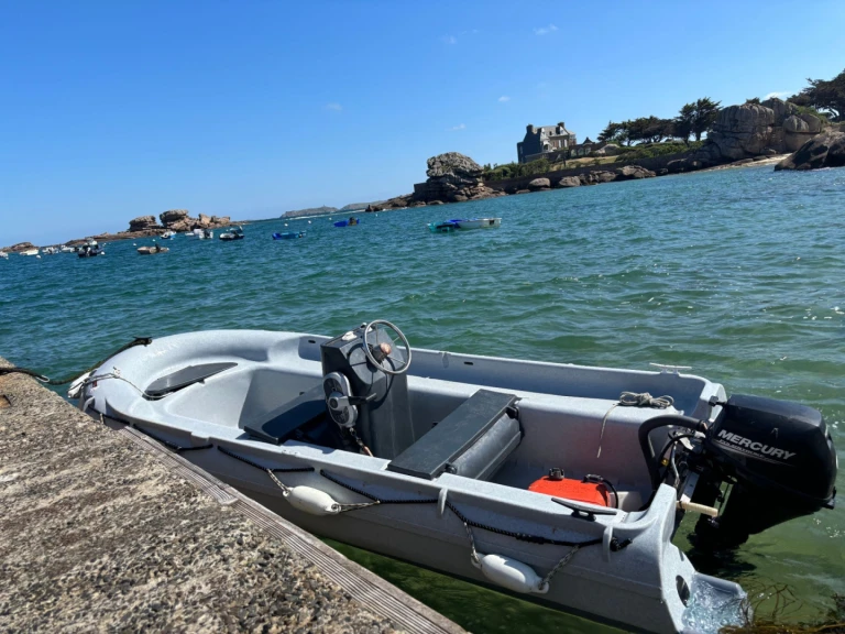 Yacht hire Trégastel cheap FUN YAK 13 SECU