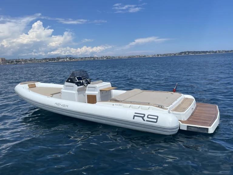 Charter a Renier Renier R9 Tourer in Cannes on Samboat