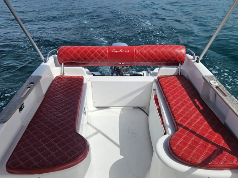 Motorboat hire in Saint-Raphaël - B2 Marine CAP-FERRET 452 Open San Permis