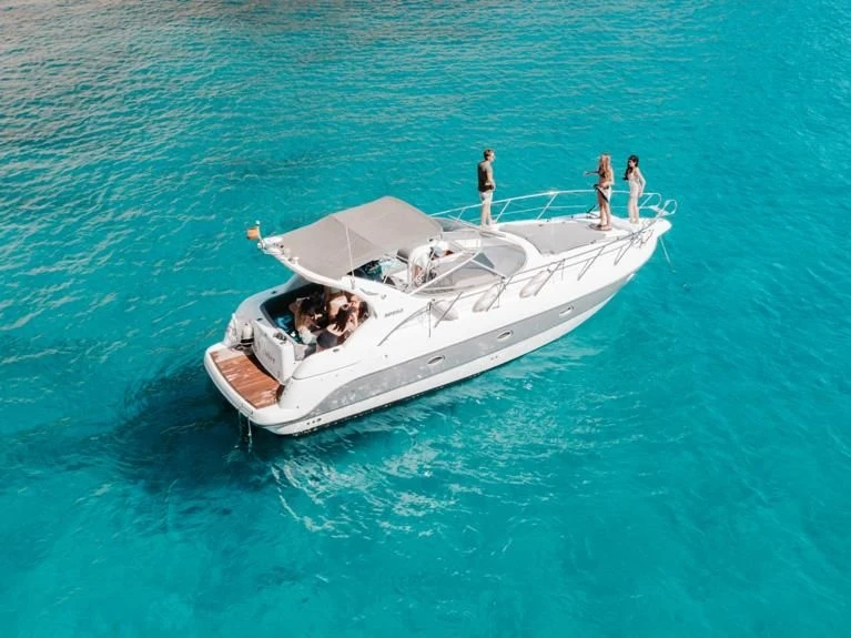 Hire Motorboat Sessa Marine Oyster with a boat licence