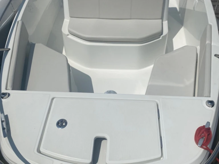 Hire a Bénéteau Flyer 7 SPACEdeck La Baule-Escoublac