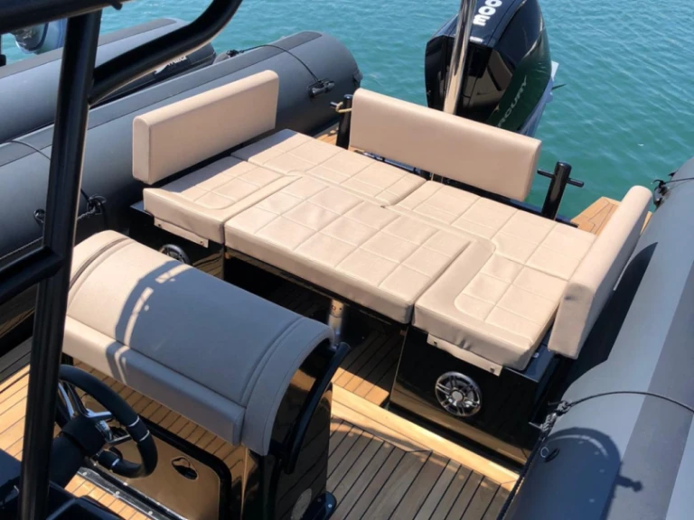 Sea Water 280 Smeralda  charter bareboat or skippered in  Cogolin