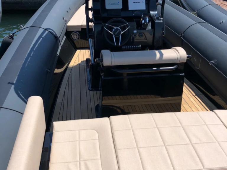Yacht charter Cogolin - Sea Water 280 Smeralda  on SamBoat