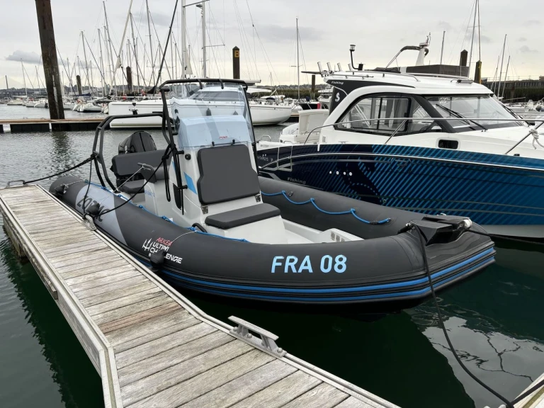 Zodiac ZODIAC PRO 6.5 charter bareboat or skippered in  Brest