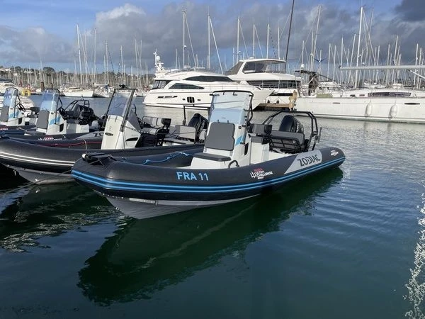 Yacht charter Brest - Zodiac Pro 7 on SamBoat