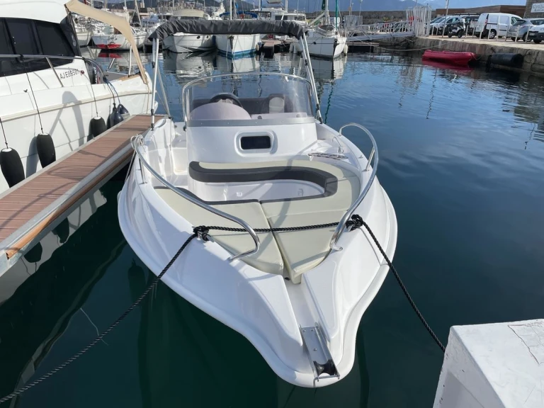 Motorboat hire in Ajaccio - B2 Marine Cap ferret 572 open