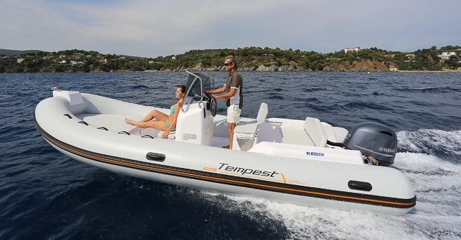RIB hire in La Trinité-sur-Mer - Capelli Tempest 625 Easy