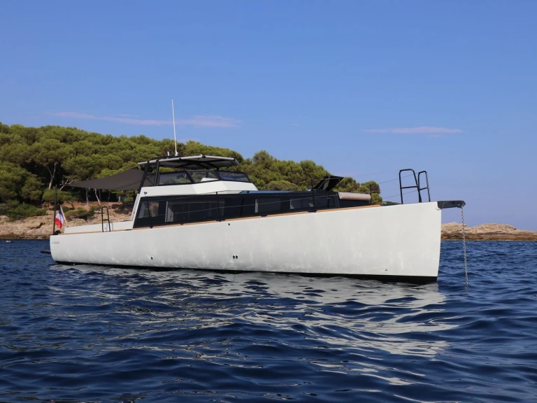Motorboat hire in La Trinité-sur-Mer - BUEHLER TURBOCRAFT Silverfine