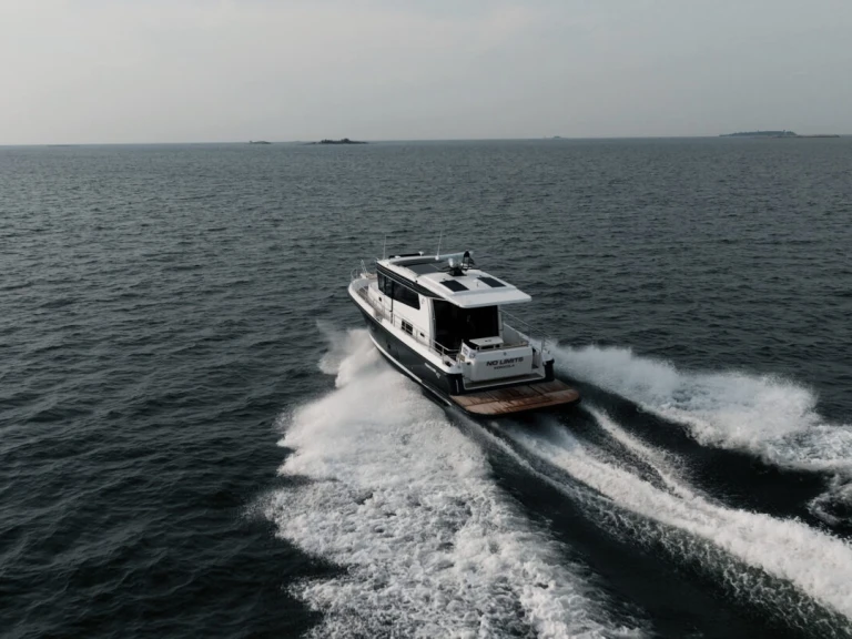 Motorboat to hire La Trinité-sur-Mer at the best price