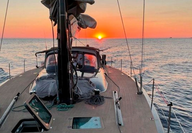 Hire a Maxi 65 Barcelona