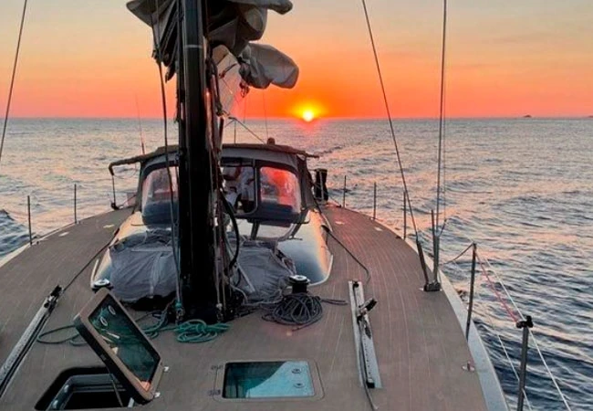 Hire a Maxi 65 Barcelona