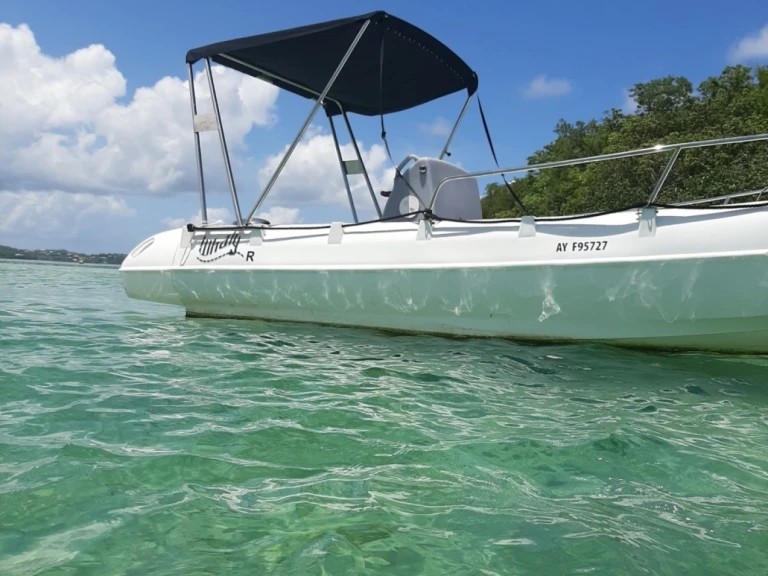 Charter a Whaly Whaly 500 in Le François on Samboat