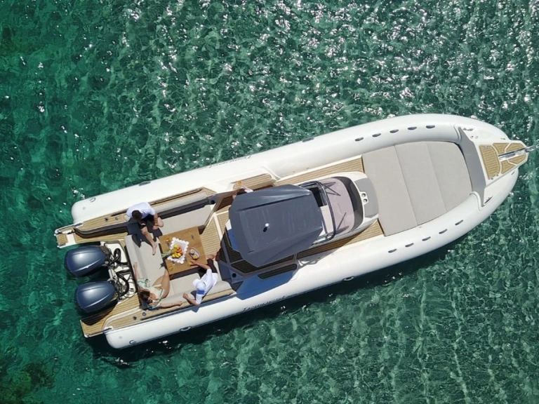 Capelli Tempest 1000 CC charter bareboat or skippered in  Port de Saint-Cyprien Méditerranée