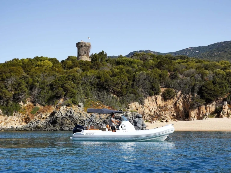 Yacht charter Propriano - Zodiac ZODIAC MEDLINE 6.8 on SamBoat