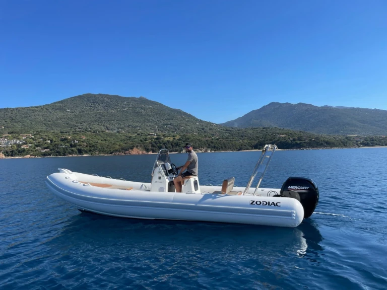 Hire a Zodiac ZODIAC MEDLINE 660 NEO Propriano