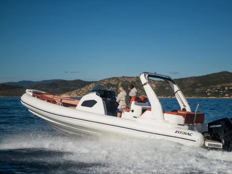 Charter a Zodiac Medline 9 in Propriano on Samboat