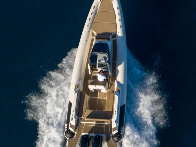 Yacht hire Propriano cheap PRINCE 33C