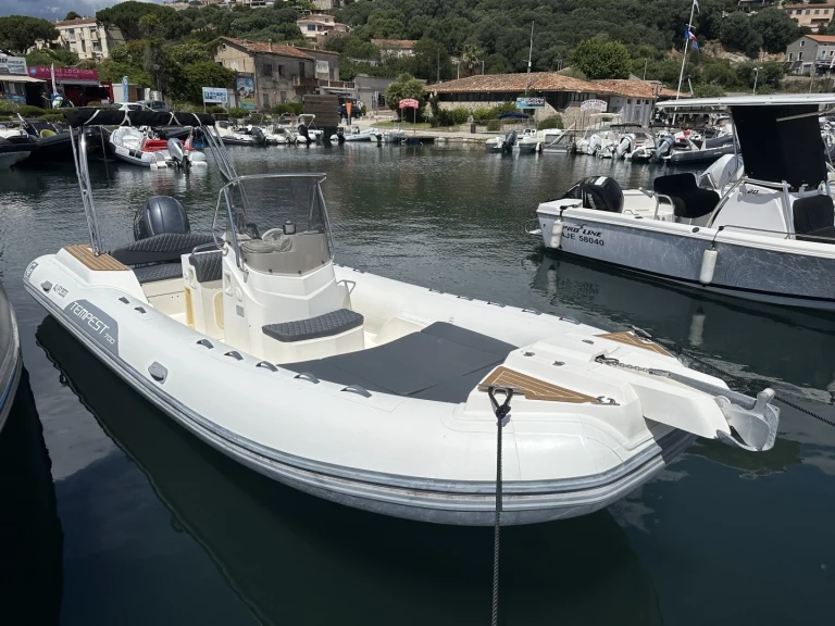 Charter a Capelli Capelli 700 in Porto-Vecchio on Samboat