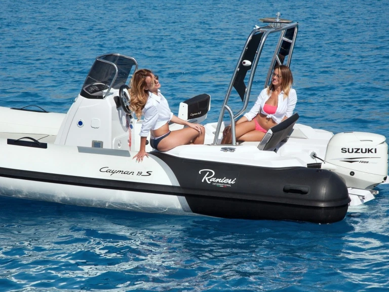 Hire a Ranieri cayman 19 Porto-Vecchio