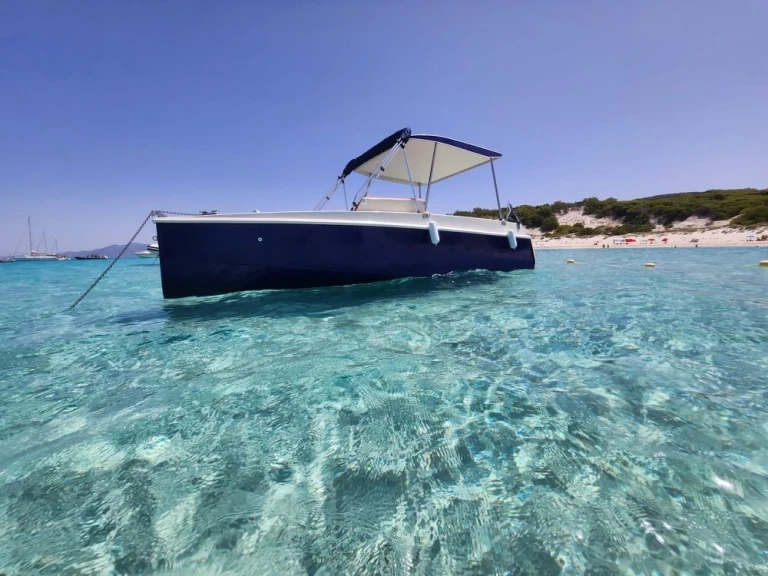 Motorboat to hire Porto-Vecchio at the best price