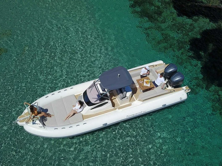 Yacht hire Porto-Vecchio cheap CAPELLI 900 TEMPEST