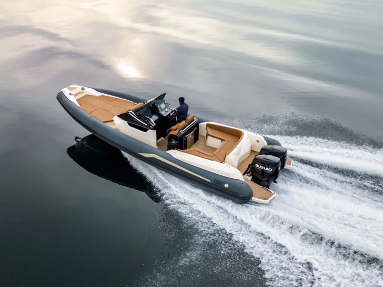 Yacht hire Cogolin cheap B-2