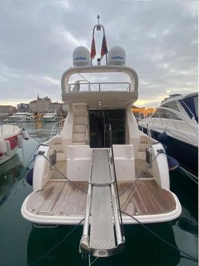 Yacht charter Cogolin - Azimut Azimut 42 on SamBoat