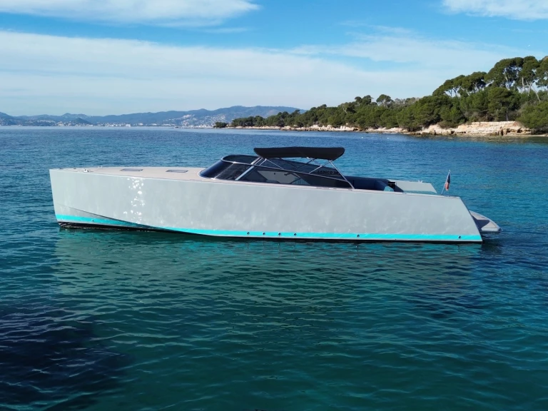Yacht charter Saint-Jean-Cap-Ferrat - VanDutch VanDutch 40 on SamBoat