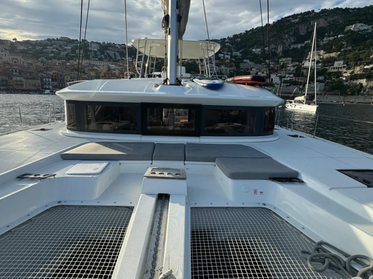 Catamaran to hire Villefranche-sur-Mer at the best price