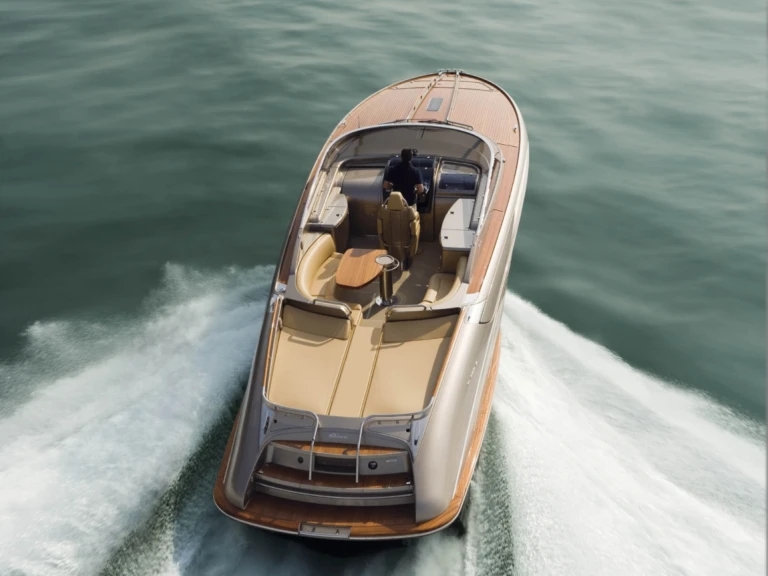 Yacht charter La Condamine - Riva rivarama 44 on SamBoat