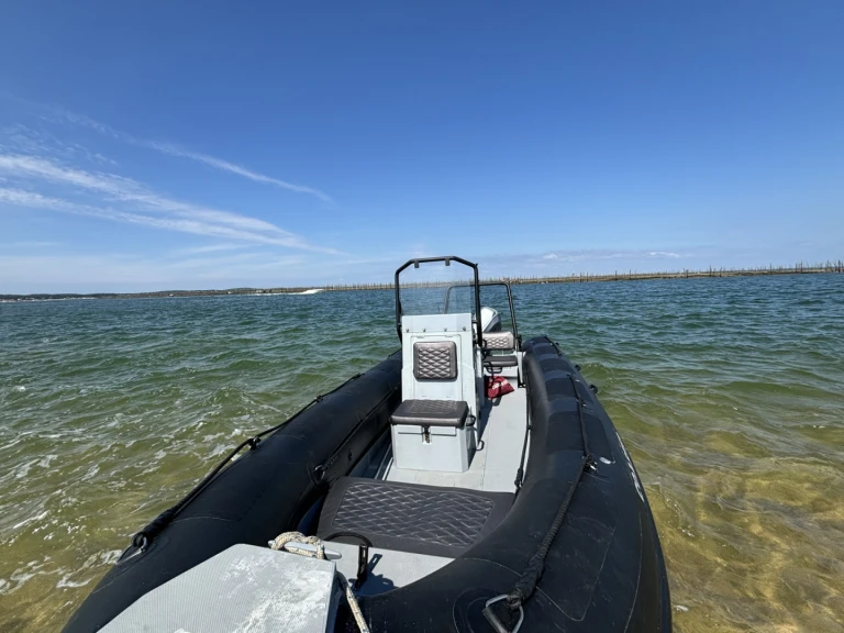 Hire a Highfield Patrol 600 Arcachon