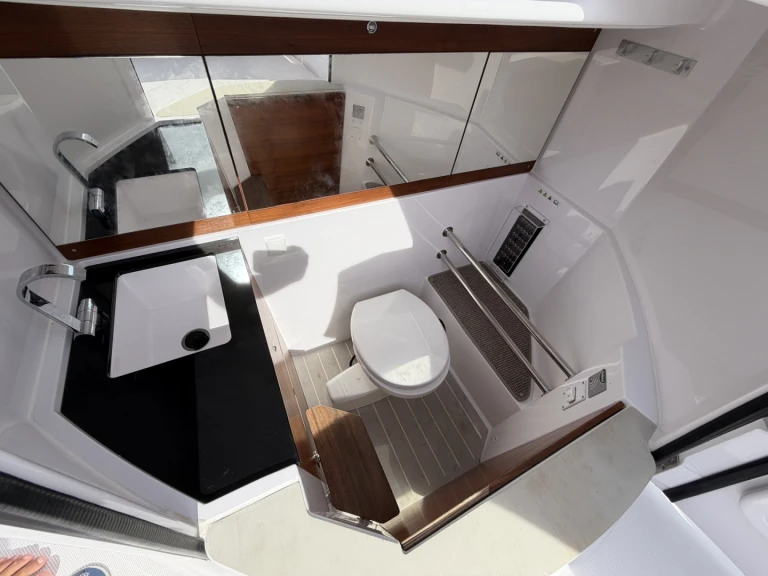 Charter a Axopar Axopar 28 T-Top in La Madrague on Samboat