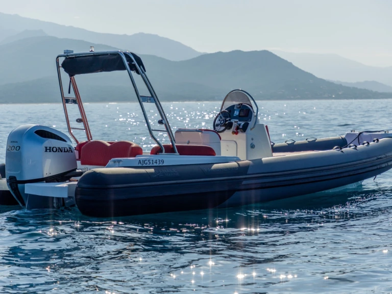 Hire a Fanale marine  FANALE 700 FALCHETTU Porto Pollo