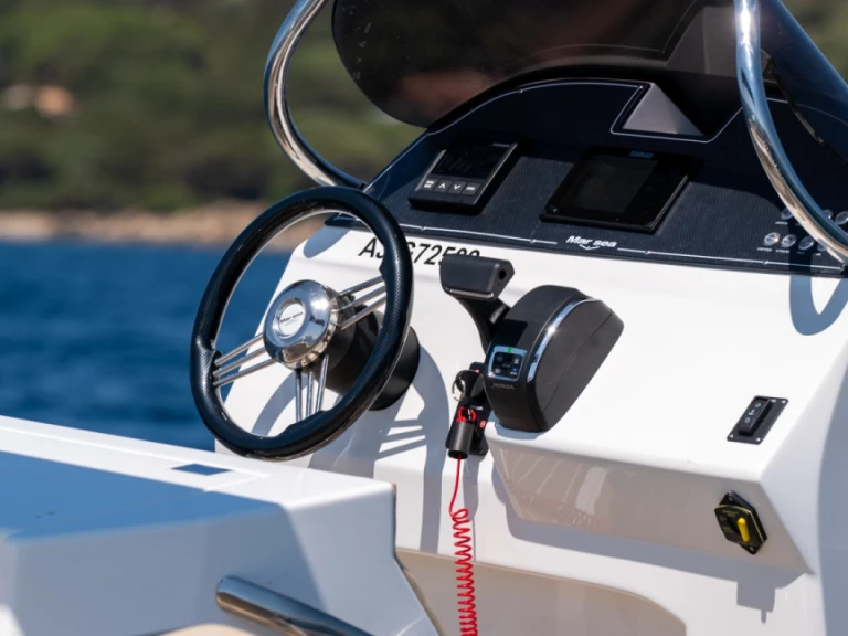 Yacht hire Porto Pollo cheap MARSEA 850