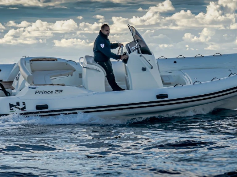 Yacht charter Sète - Nuova Jolly Prince 22 on SamBoat