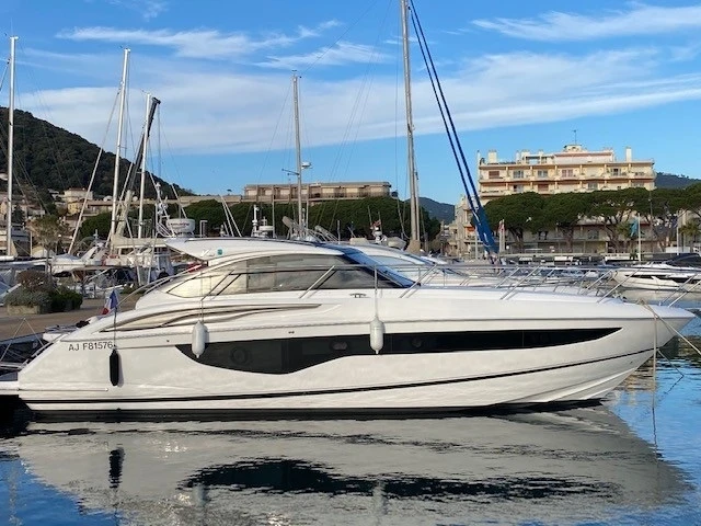 Quicksilver Quicksilver 555 Activ Open charter bareboat or skippered in  Port Grimaud
