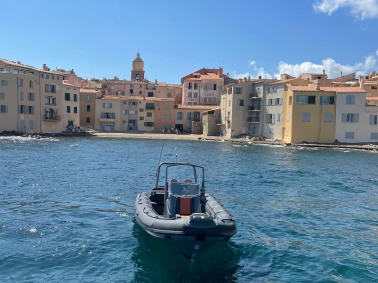 Yacht charter Port Grimaud - Highfield HIGHFIELD 700 on SamBoat