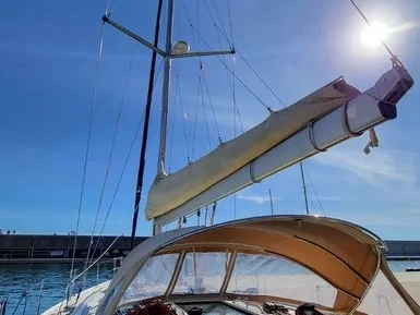 Yacht charter Port Grimaud - Jeanneau New Co Jeanneau Sun Odyssey 49 on SamBoat