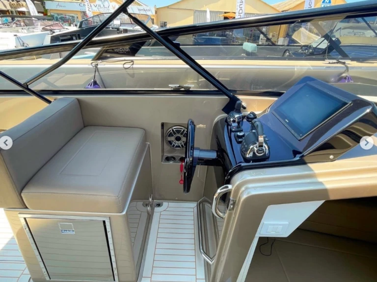 Yacht charter Saint-Tropez - VanDutch VANDUTCH 32 on SamBoat