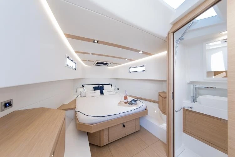 Charter a Pardo Yachts Pardo 38 in Port Grimaud on Samboat
