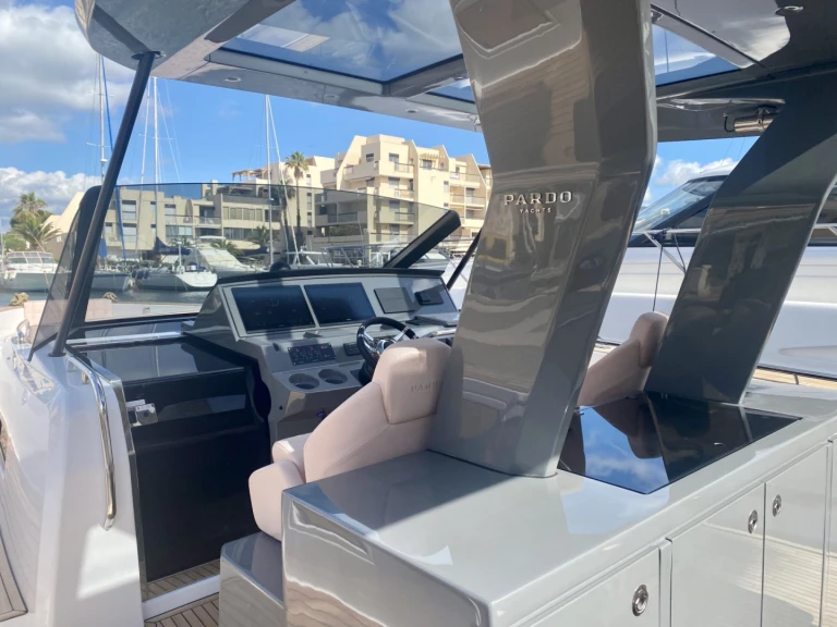 Yacht charter Port Grimaud - Pardo Yachts Pardo 43 on SamBoat