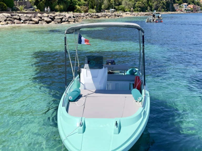 Motorboat to hire Mandelieu-la-Napoule at the best price