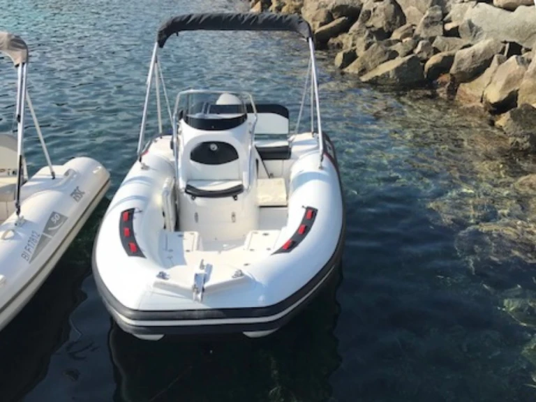 Hire RIB Bsc with a boat licence
