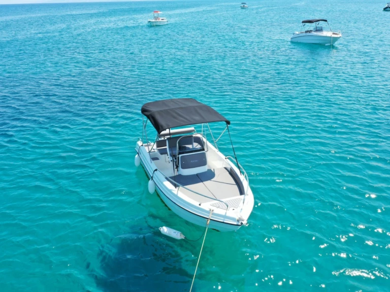 Charter a Karel KAREL PAXOS 170 in Latchi on Samboat
