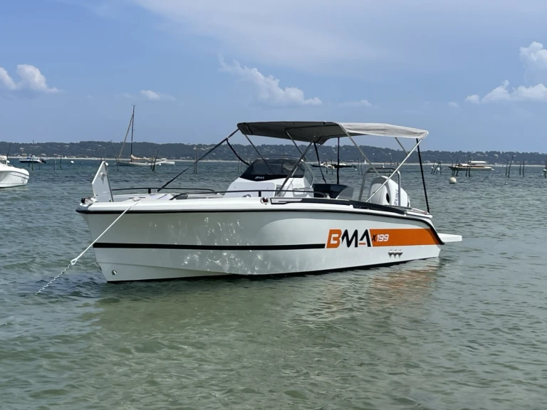 Hire Motorboat BMA with a boat licence