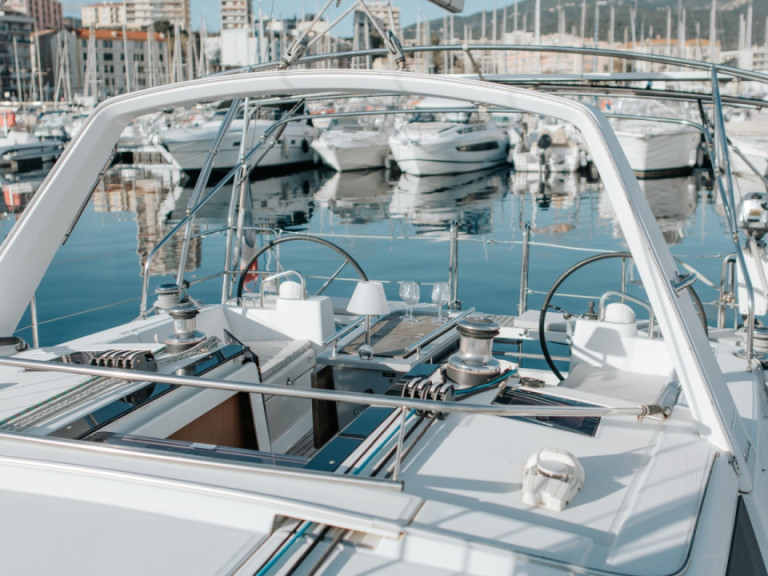 Yacht charter Ajaccio - Bénéteau Oceanis 41 on SamBoat